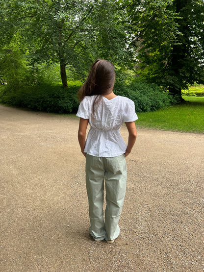 Toria top with flowers - White