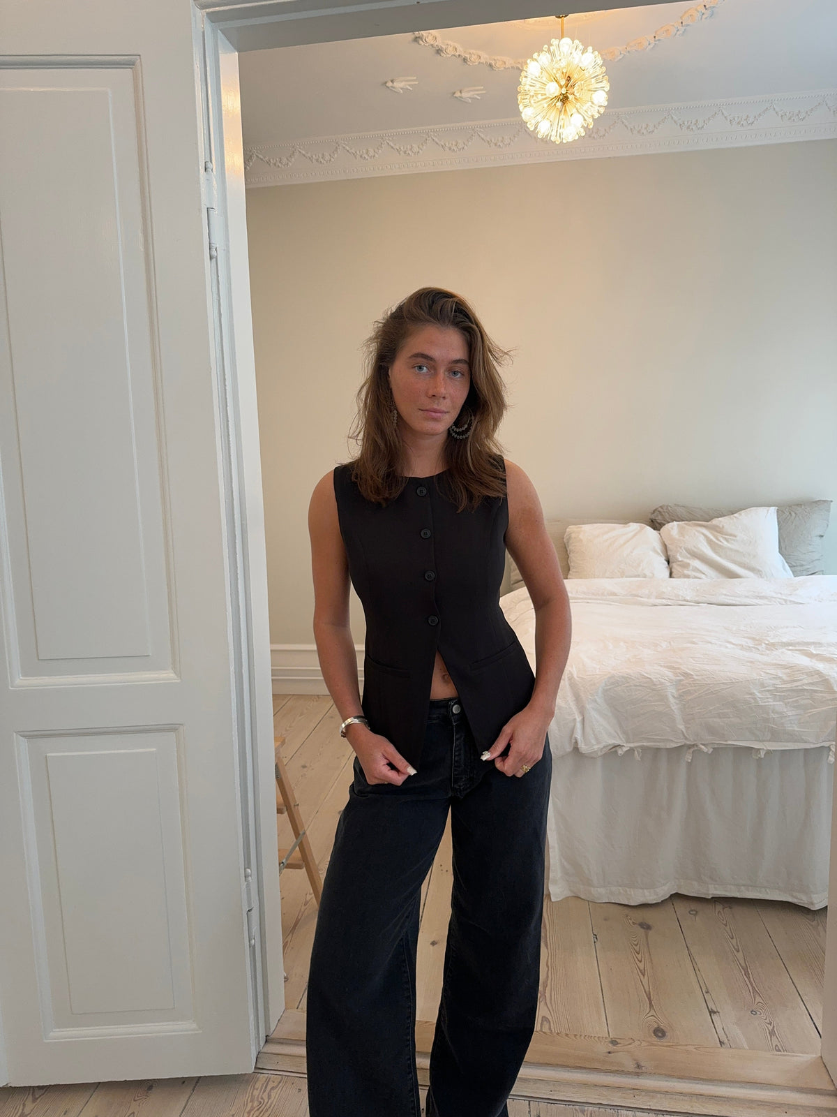 Annika vest with buttons - Black