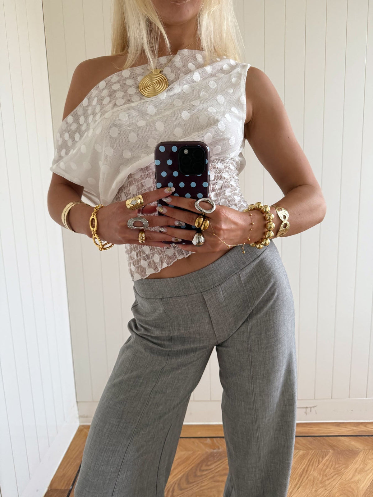 Scandivv mesh top with polka dots – White