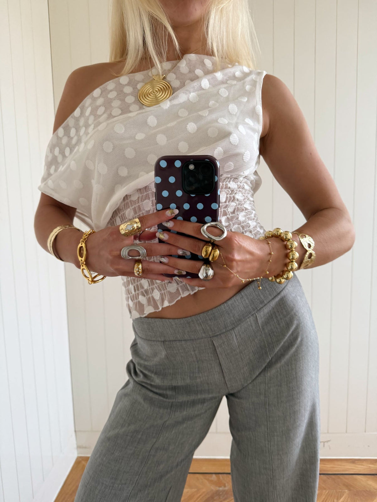 Scandivv mesh top with polka dots – White
