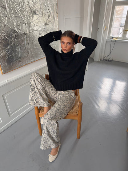 Valdamara oversized turtleneck - Black