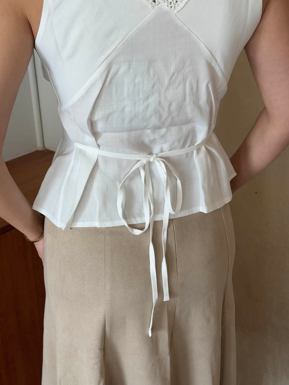 Bohima top with details - White