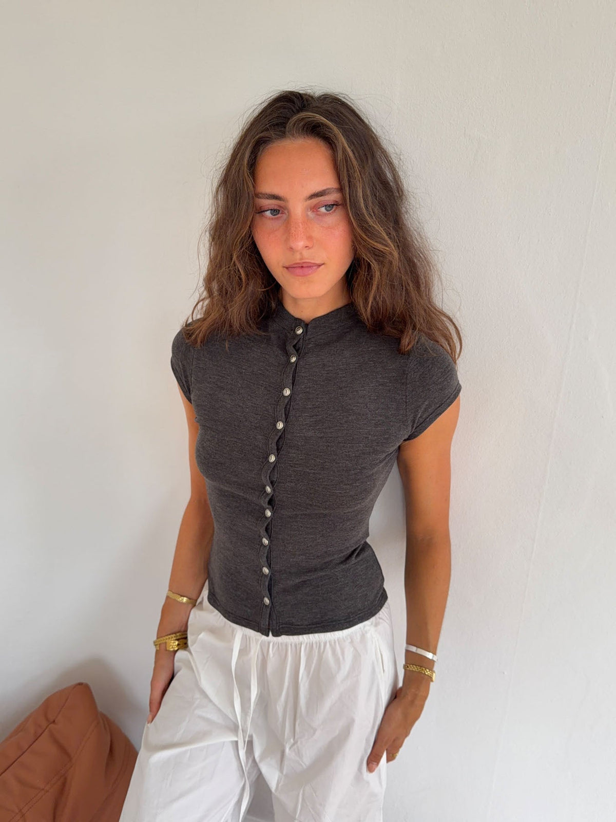 Leonie t-shirt with buttons - Grey