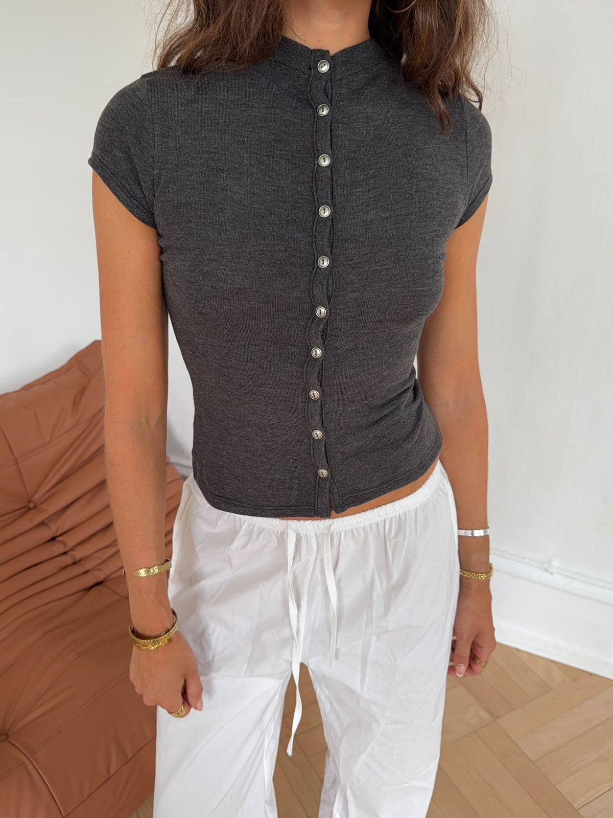 Leonie t-shirt with buttons - Grey