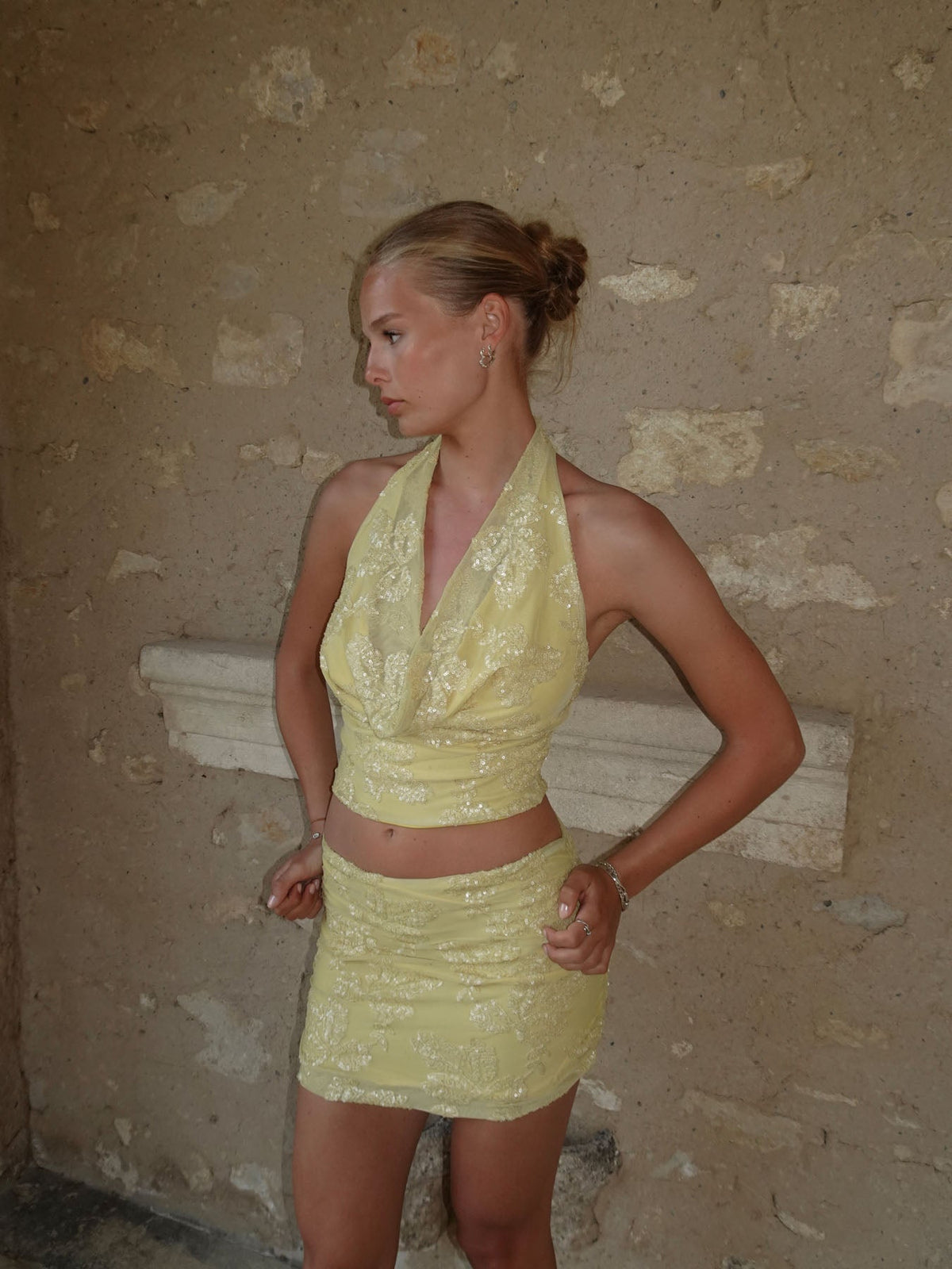 Aladina top with sequin flowers – Light yellow