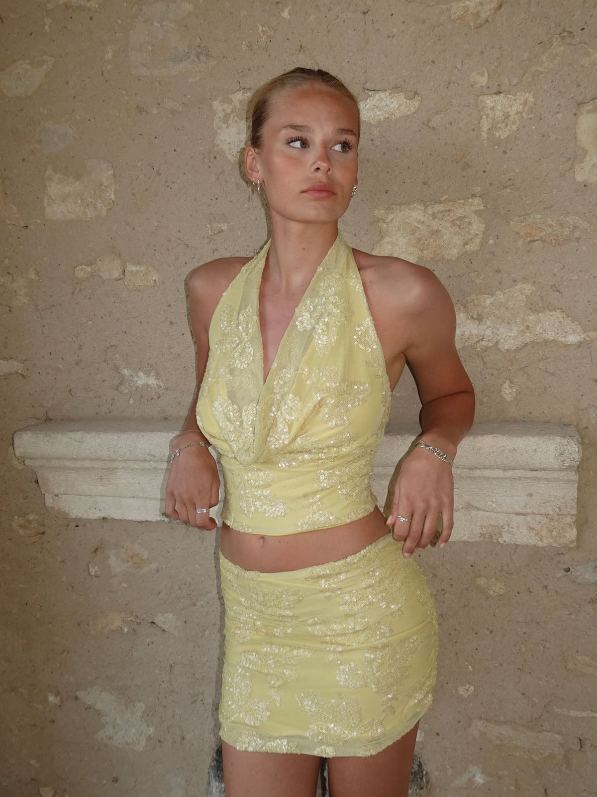 Aladina top with sequin flowers – Light yellow